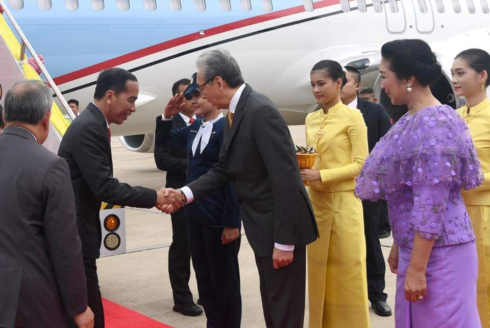 Presiden Jokowi Tiba di Bangkok