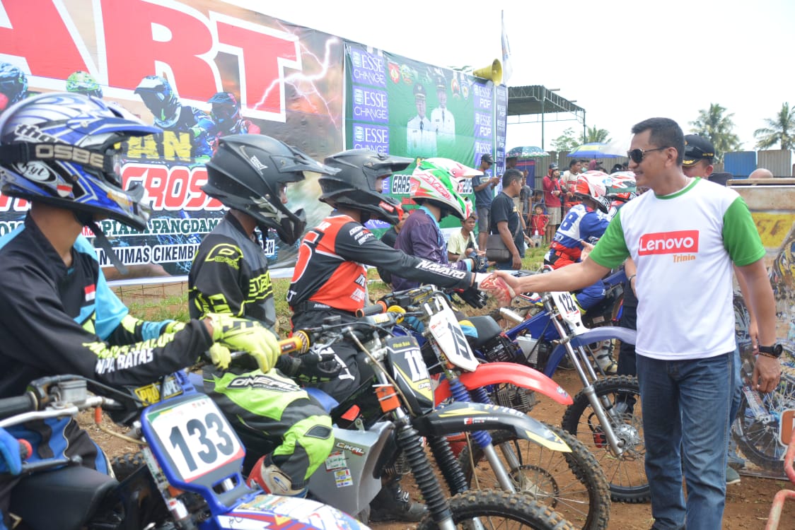 Ratusan Crosser Ramaikan “Sudirman” Grasstrack & Motocross” dalam Rangka Hari Juang TNI 2019 memperebutkan Piala Pangdam IV/Diponegoro Ke-1 yg di gelar Mulai tgl 21 sd 22 Des 2019.