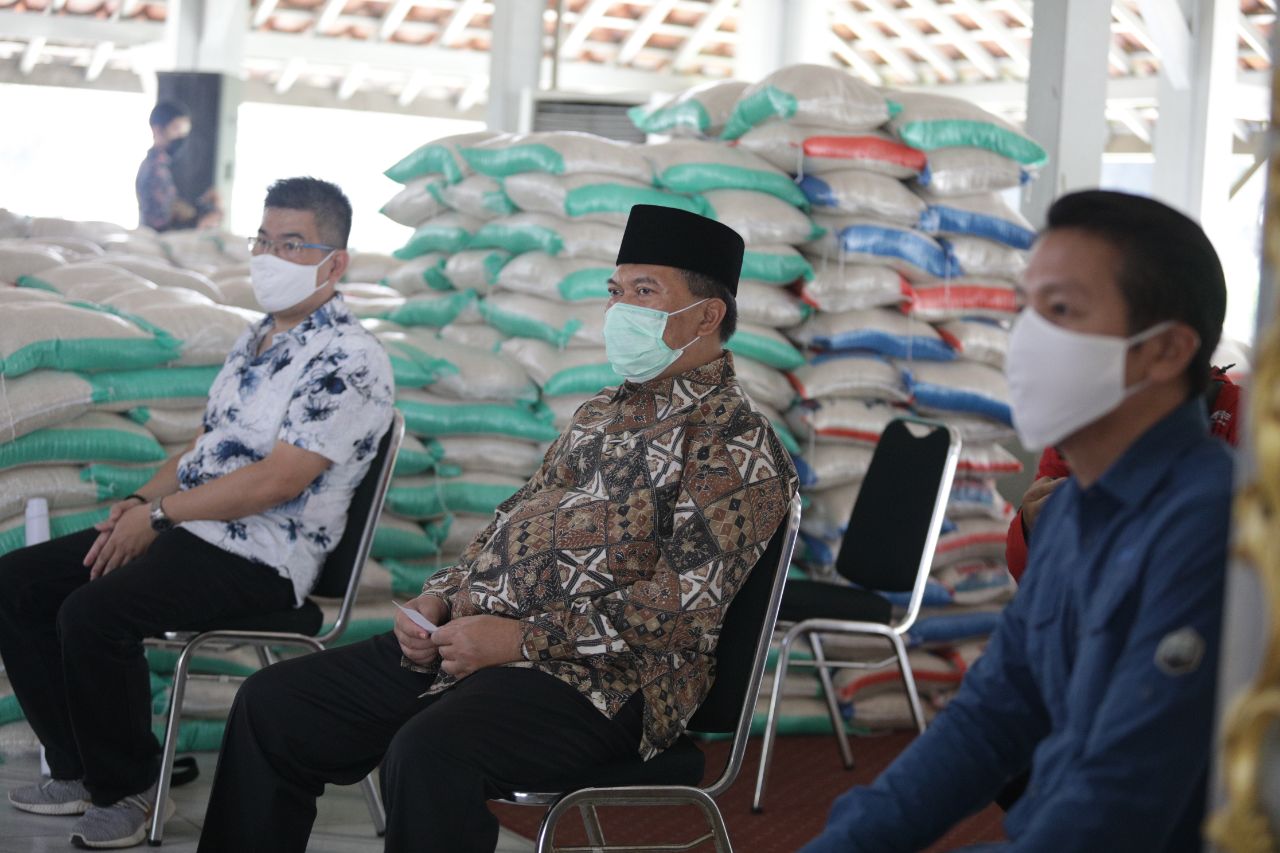 PEMKOT Bandung Mendapatkan Bantuan dari Masyarakat Terus Menerus