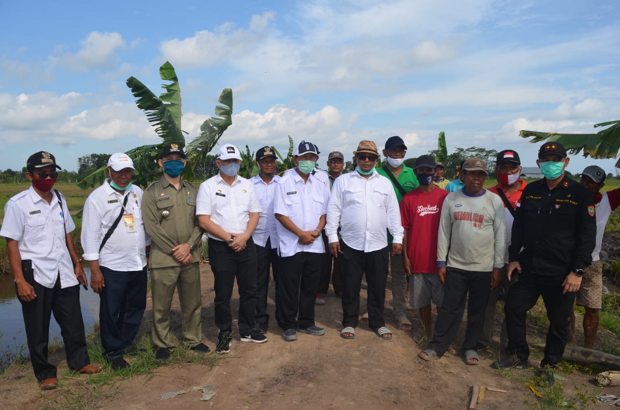 Serap Aspirasi Petani Kapuas, Plt. Gubernur Kalteng Gelar Dialog di Lokasi Rencana Pembangunan Food Estate
