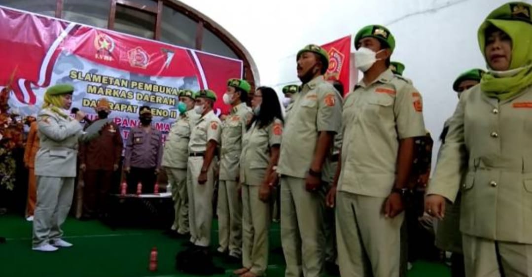 Ketua PPM Jateng Garyt Sari Chotidjah, Siap Bantu TNI-Polri Copot Baleho Provokatif.