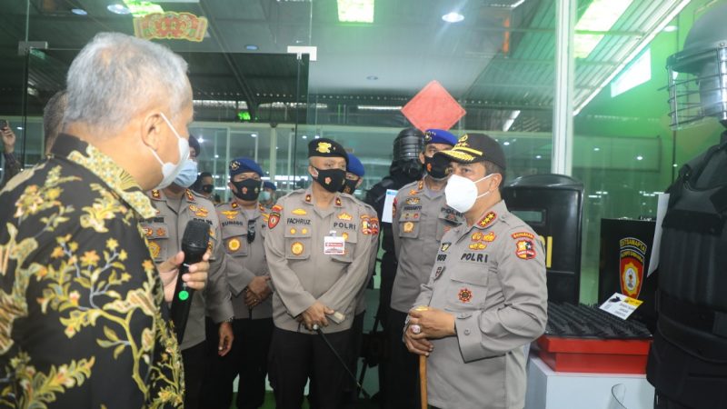 Bangga Buatan Indonesia, Kabaharkam Polri Kunjungi Perusahaan Pembuatan Alat Keamanan dan Keselamatan