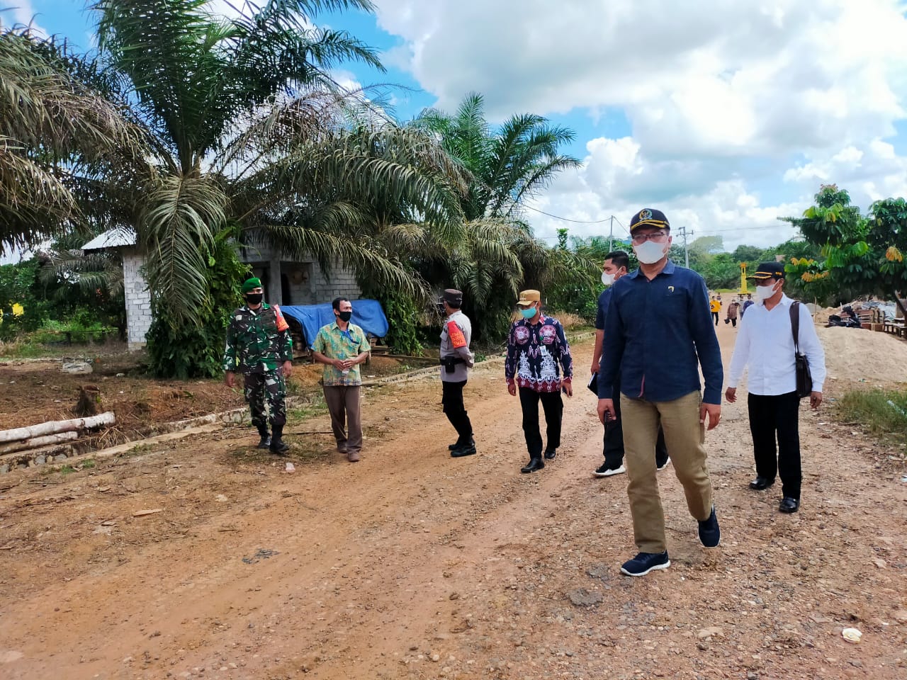 Kunjungan Anggota DPRD Kobar Ke Aruta, Serka Juliandik Himbau Warga Yang Hadir Selalu Taati Prokes