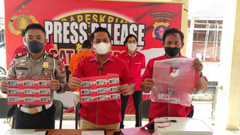 Satreskrim Polres Kapuas Gelar Press Release Kasus Sim Palsu