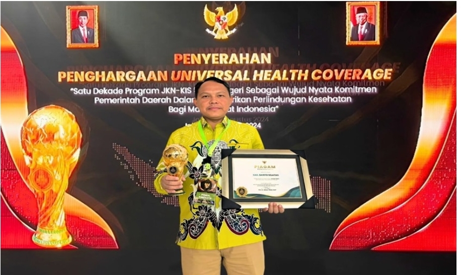 PJ. Bupati Barito Selatan Terima Penghargaan Universal Health Coverage (UHC) Award 2024