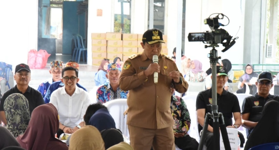 Wagub Kalteng H Edy Pratowo sampaikan sambutan Di Kecamatan Bataguh Kapuas 