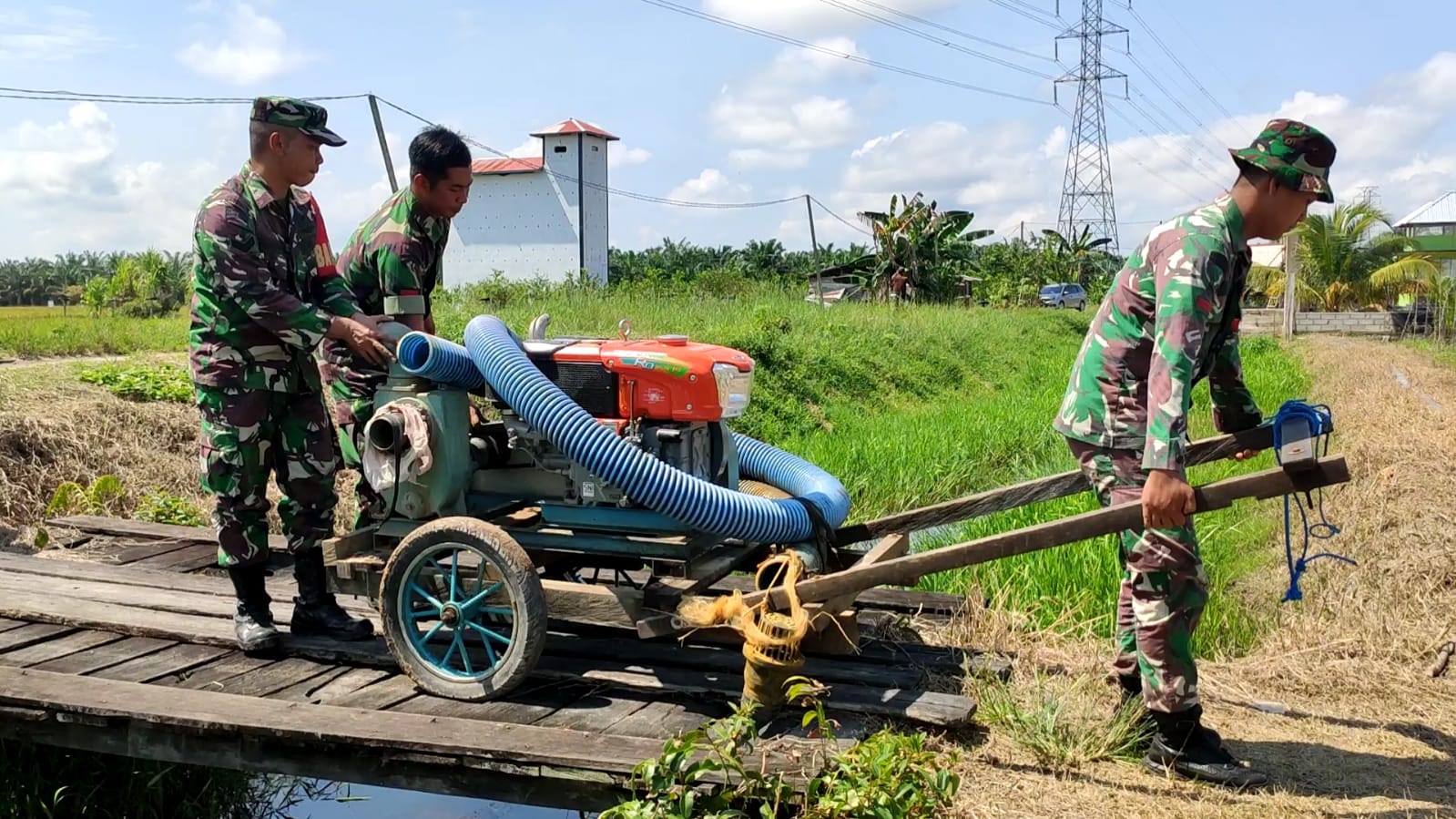 Babinsa Kodim 1015/Sampit Lakukan Pendampingan Program Pompanisasi