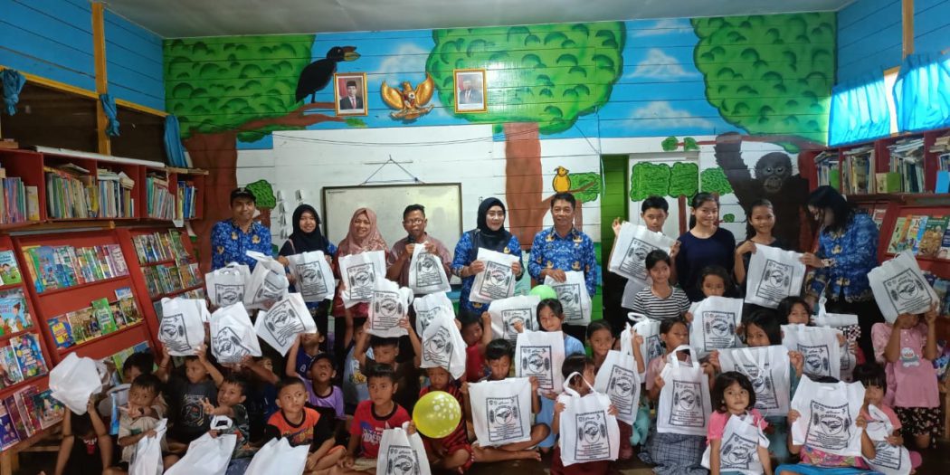 Diskan Kota Ajak Warga Konsumsi dan Bagikan 150  Paket Olahan Ikan