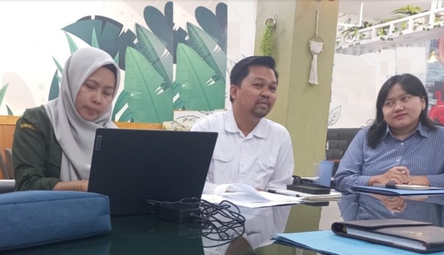 Siti Najmah Melaksanakan Tugas Kegiatan Pengawasan Pada PT. Agro Wana Lestari