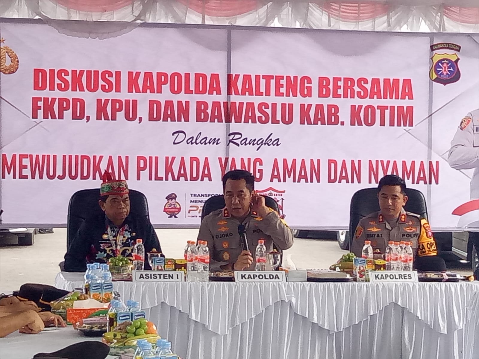 Kapolda Kalteng Kunjungan Kerja Dalam Rangka Pengecekan Gudang logistik Pilkada di Gudang logistik Stadion 29 November Sampit