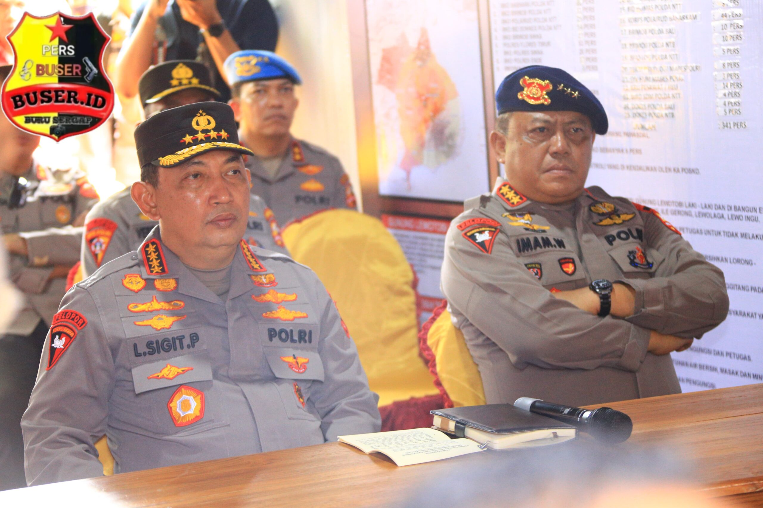 Posko Pengungsi Erupsi Gunung Lewotobi di NTT, Di Tinjau Kapolri Listyo Sigit Prabowo