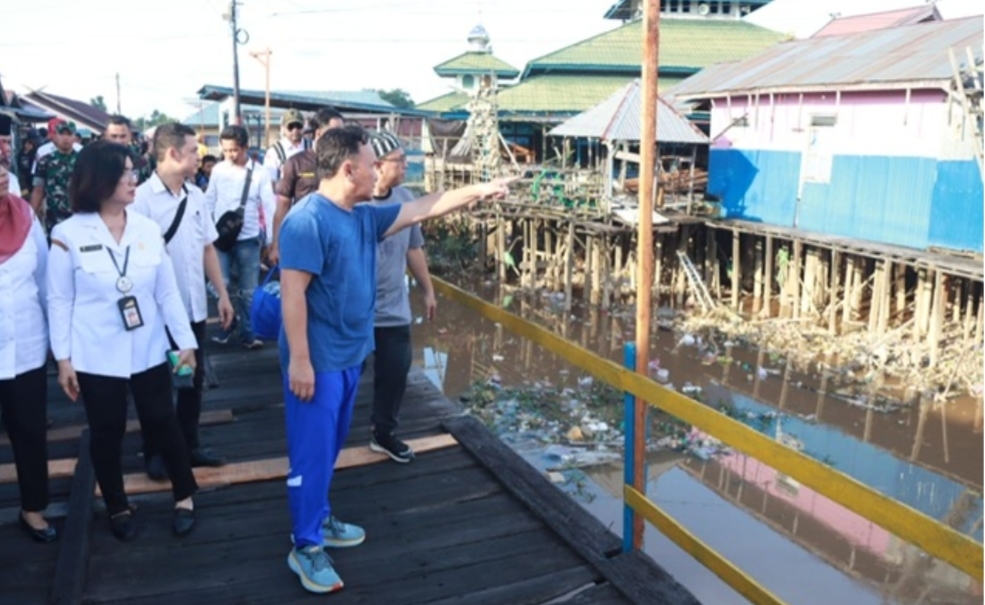 Gubernur Sugianto Sabran Tinjau Kondisi Sampah di Kawasan Kampung Puntun 